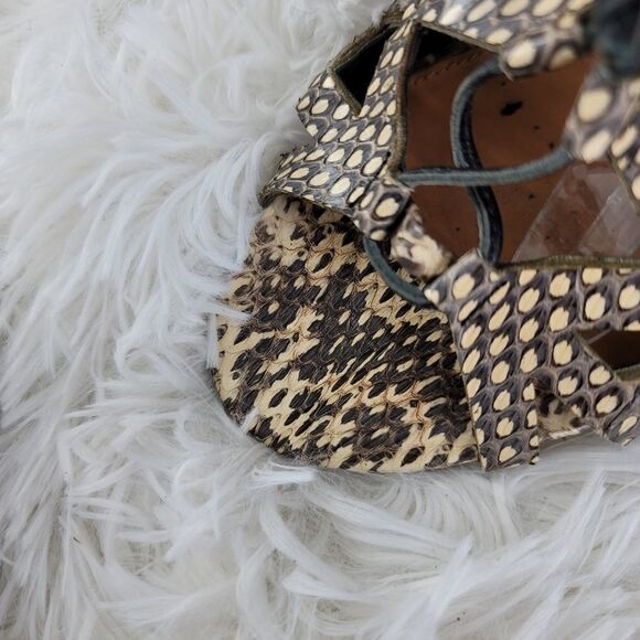 Dolce vita Helena cut out sandals - Picture 3 of 14